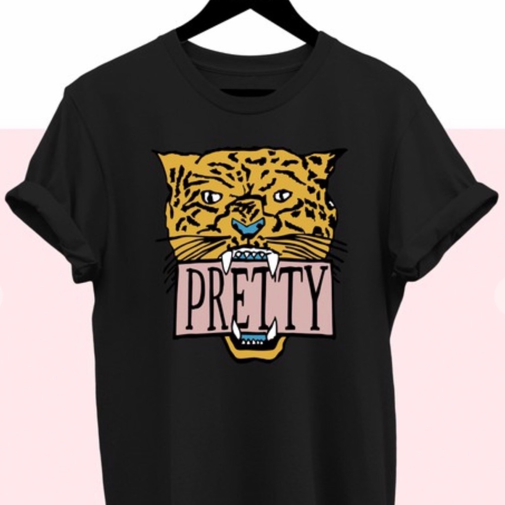 PRETTY GRAPHIC TEE